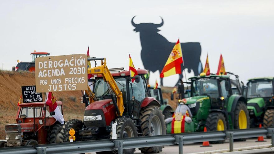 Cortes de carreteras en toda España por las protestas agrarias