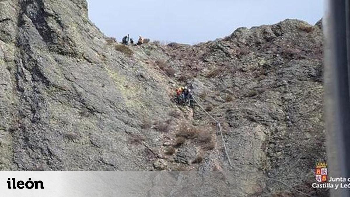 Rescatados tres escaladores en el descenso del Pico Mirador, en Boca de ...