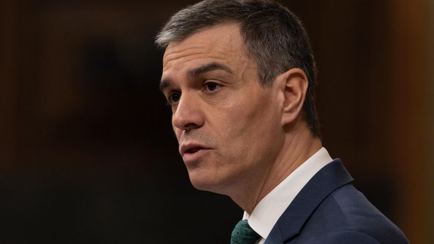 Archivo - El presidente del Gobierno, Pedro Sánchez, interviene en una sesión plenaria en el Congreso