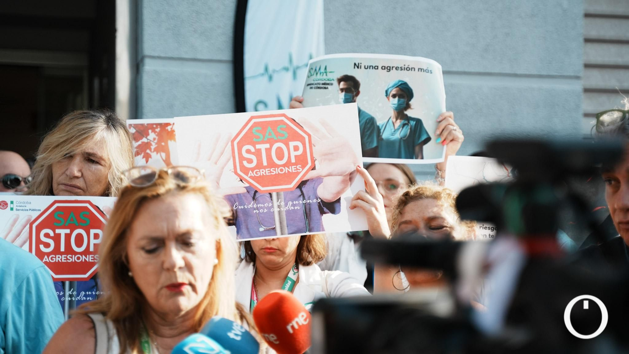 Concentración Sindicato Médico frente al Centro de Salud Levante Norte por las últimas agresiones.