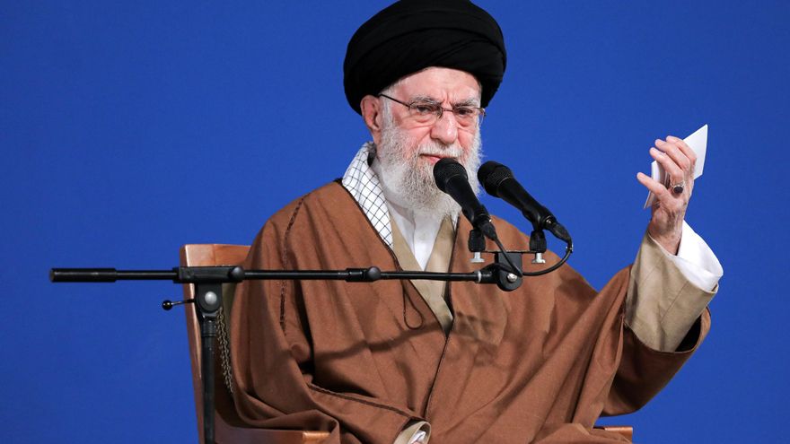 Jameneí advierte a Trump: "Irán no se va a rendir y una intervención de EEUU tendrá consecuencias irreparables"