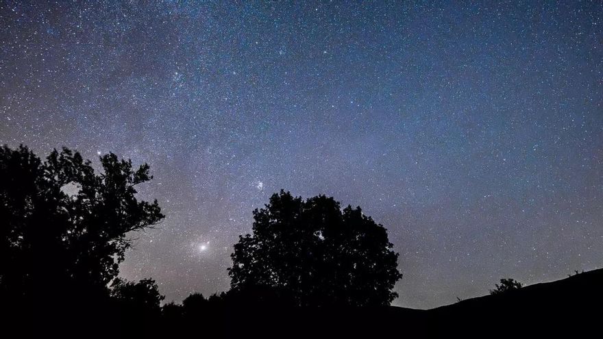 Lluvia de Perseidas vista desde la Sierra de Guadarrama.