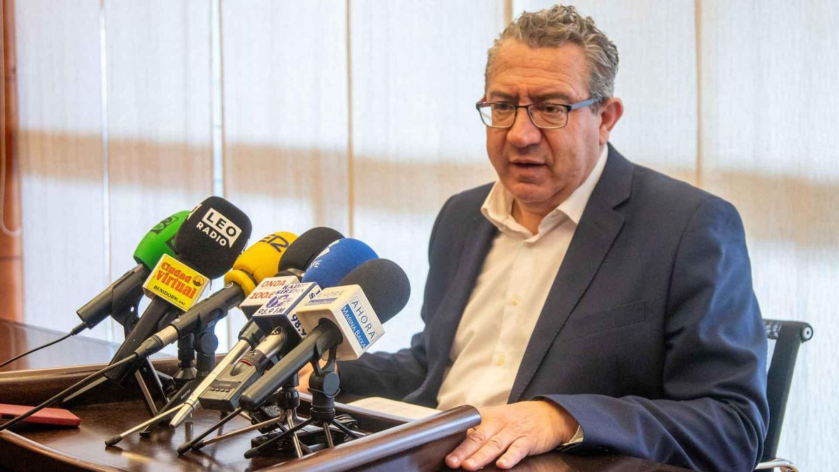El alcalde de Benidrom presume de "cuentas saneadas" para solicitar el rescate del Gobierno por la sentencia urbanística de 352 millones