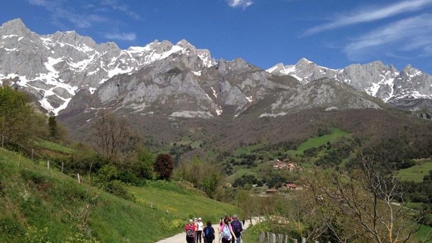 Peregrinos en el Camino Lebaniego