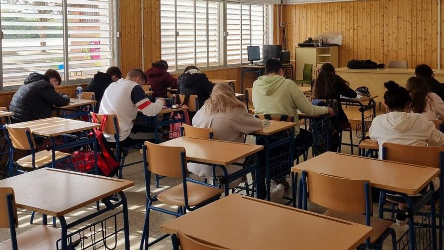 Clases extra de francés por la tarde en el IES Al-Ándalus de Almuñécar (Granada) para preparar el B1