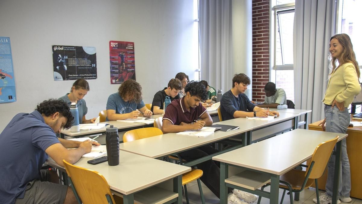 El centro de idiomas de la UC incorpora el polaco y un curso de lengua de signos