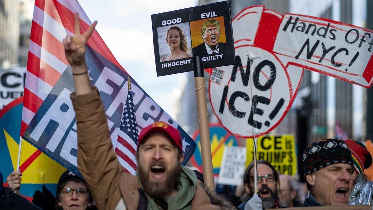 Manifestantes durante una protesta contra las redadas migratorias en Nueva York, en enero de 2026.