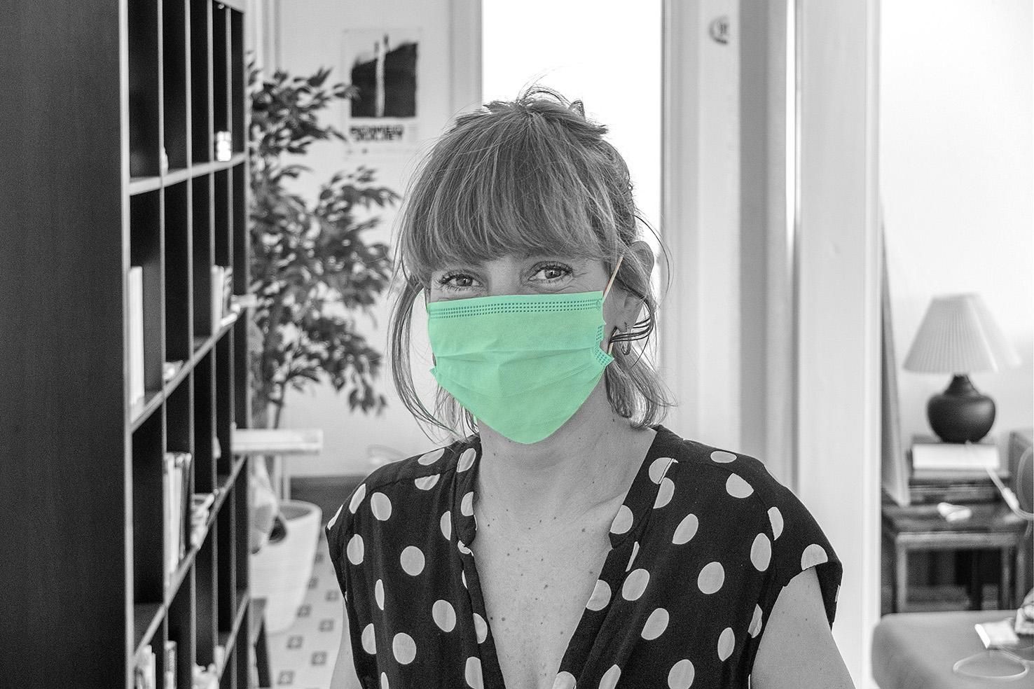 Pilar Martínez, comunicación