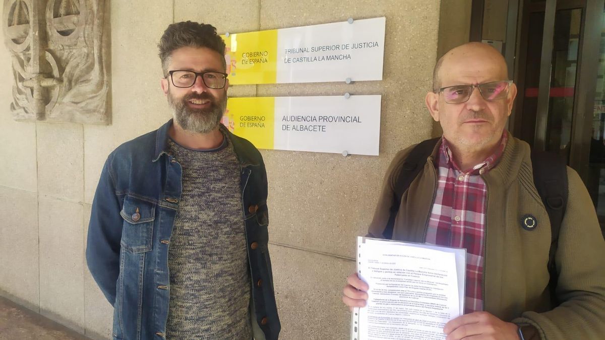 Ecologistas en Acción a las puertas del Tribunal Superior de Justicia de Castilla-La Mancha, en Albacete
