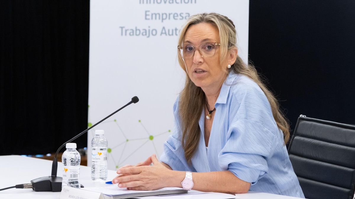 Belinda León