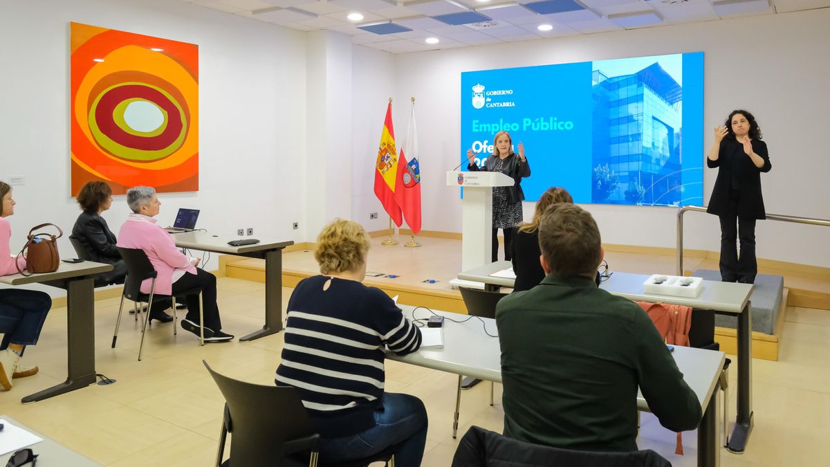 Los primeros exámenes para los 718 empleos públicos del Gobierno de Cantabria empiezan a partir de julio