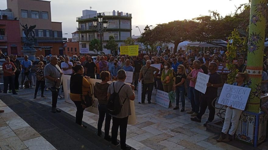 La Plataforma de Afectados por la Carretera de la Costa reanudará las movilizaciones “si no se descarta ya el trazado que destruirá sus barrios”