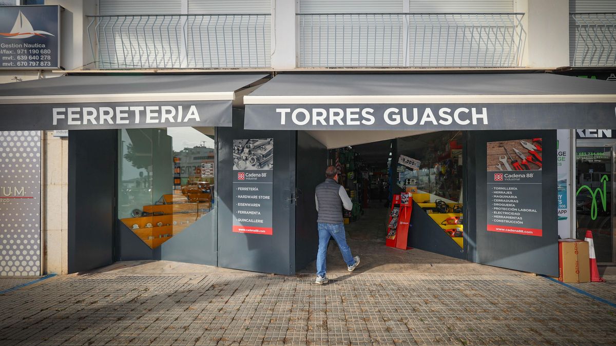 La ferretería Torres Guasch, en el puerto de Eivissa, la 'zona cero' de las inundaciones.