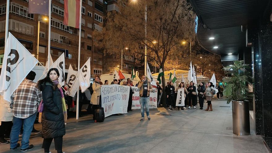 Tres camareras de piso denuncian a un hotel de 4 estrellas de Granada tras despedirlas por sindicarse