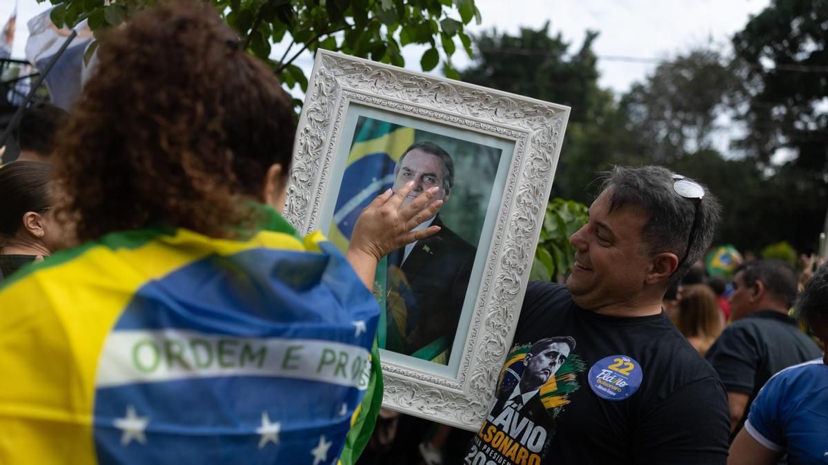 De las posibles alianzas a la abstención: qué puede pasar en la segunda vuelta de Brasil tras la victoria de Flávio Bolsonaro