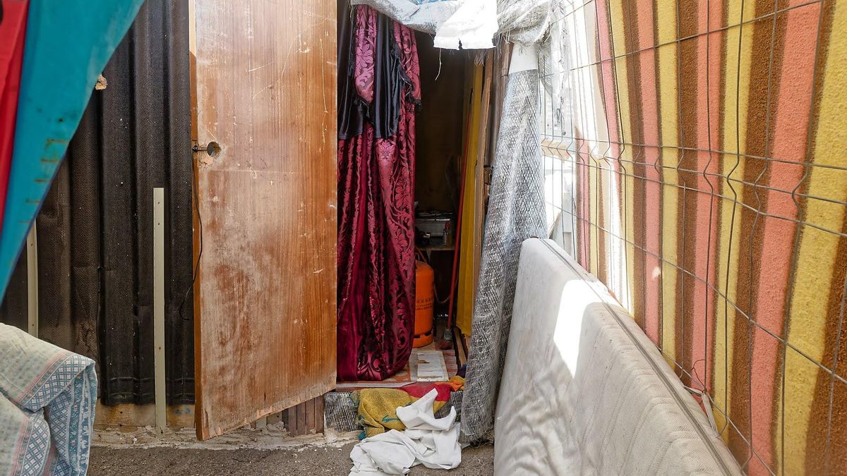 Interior de una de las construcciones a las que accedió València és Refugi.