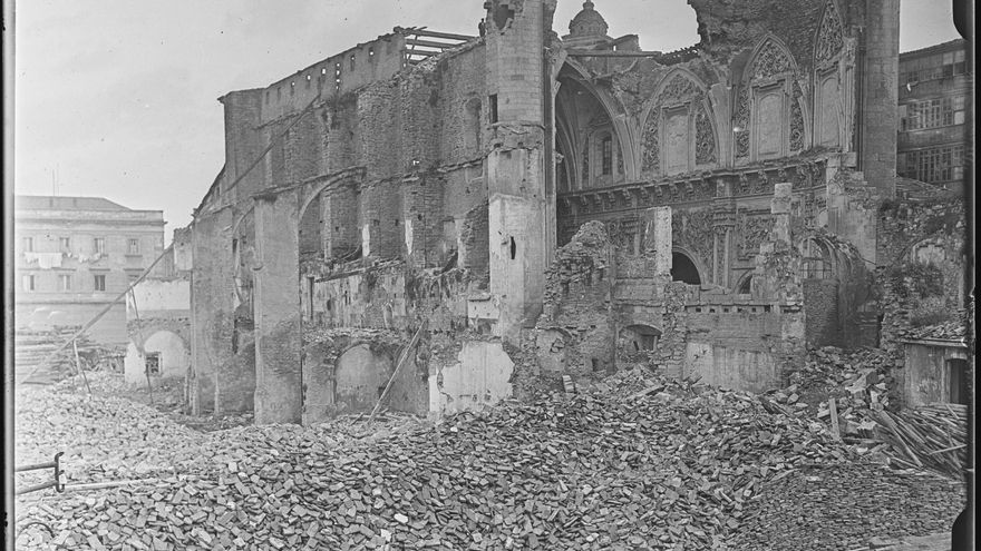 El convento gótico que fue protegido y comenzó a derribarse dos días después