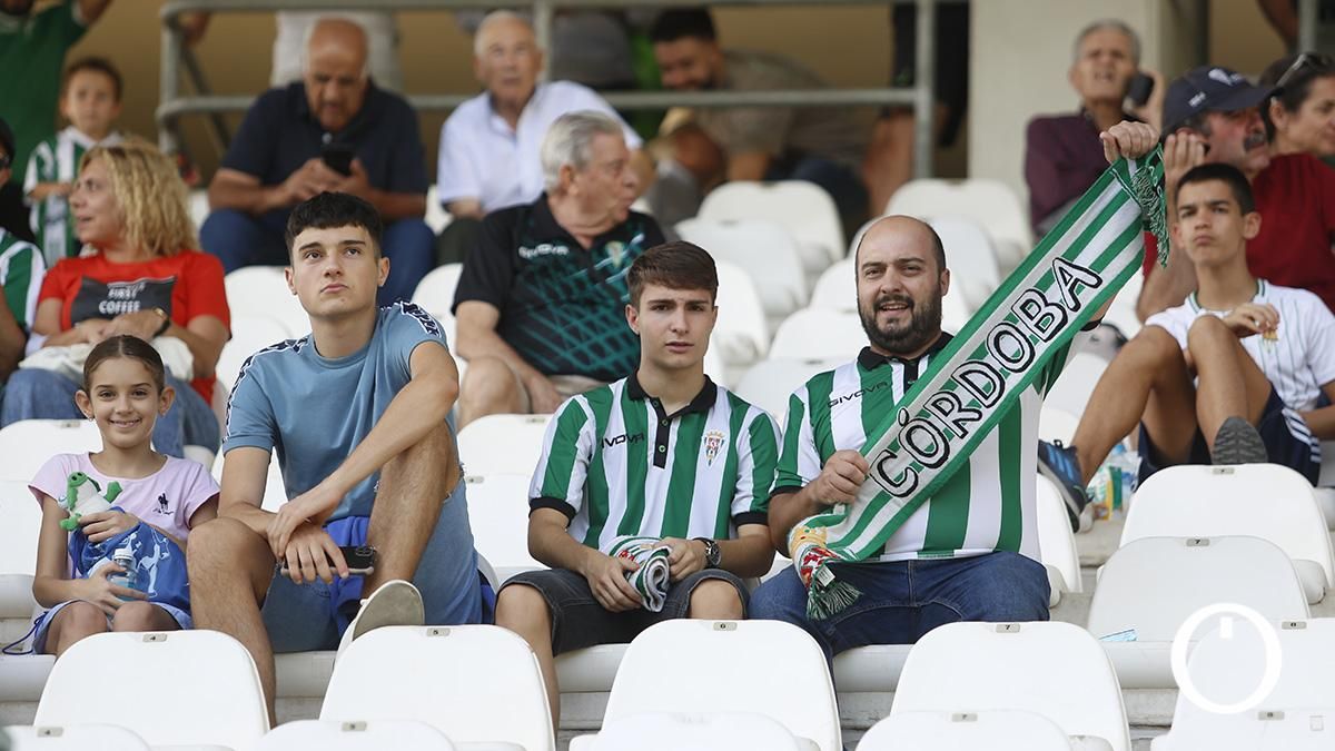 Grada Blanquiverde del encuentro entre el Córdoba CF y AD Mérida