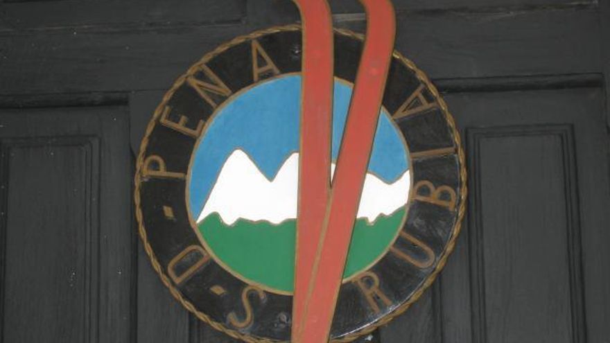 Sede de la sociedad deportiva Peña Rubia que fundó hace cincuenta años Abilio Cadenas