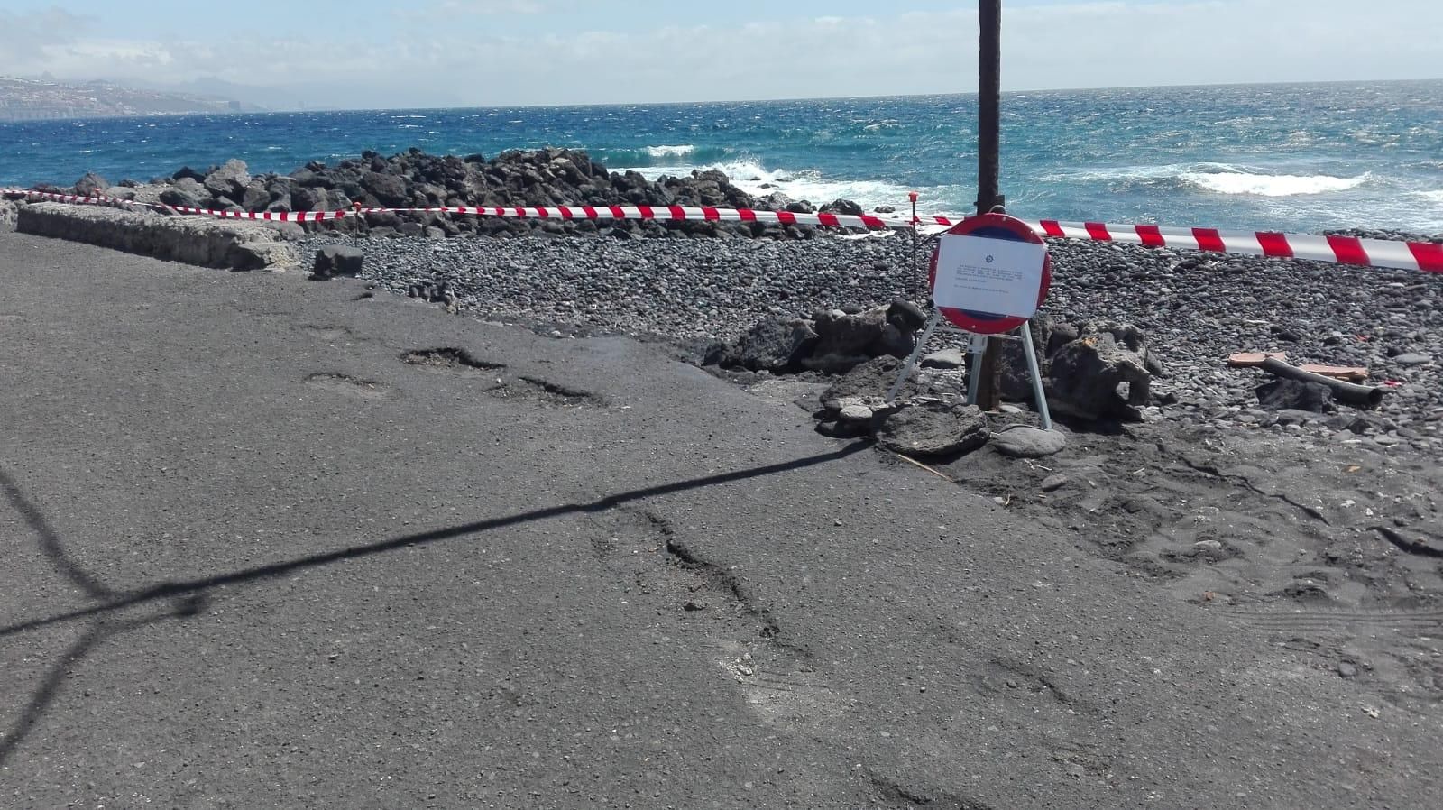 Playa cerrada dentro del municipio de Arafo, una clausura de zona de baño motivada por el vertido ocasionado por una empresa