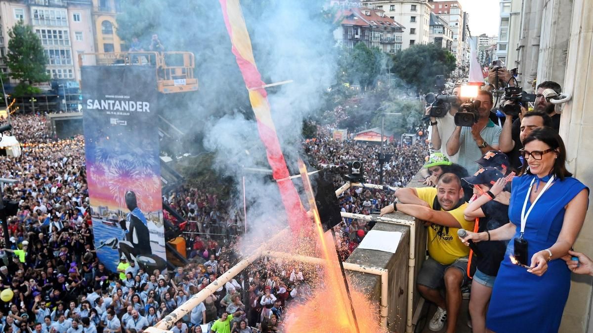 La alcaldesa pide a los policías locales que hagan horas extras durante la Semana Grande como "han hecho siempre"