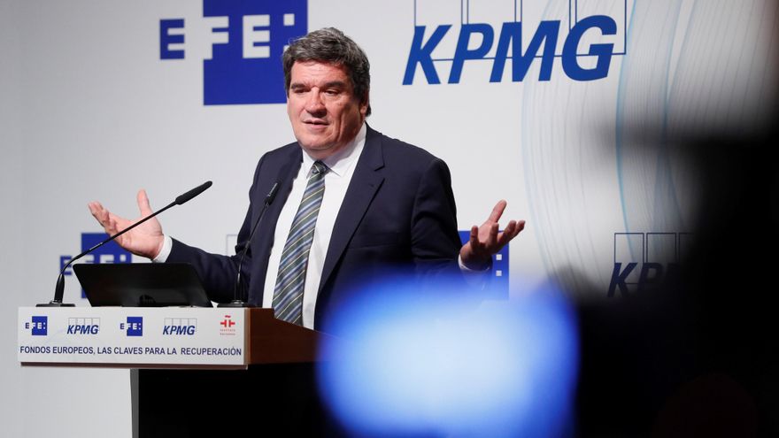 El ministro de Inclusión, Seguridad Social y Migraciones, José Luis Escrivá, participa en el Foro V: “El reto de la transformación social sostenible” que se enmarca dentro del ciclo "Fondos Europeos, las claves para la recuperación" celebrado en el Instituto Cervantes en Madrid, este jueves. EFE/Mariscal