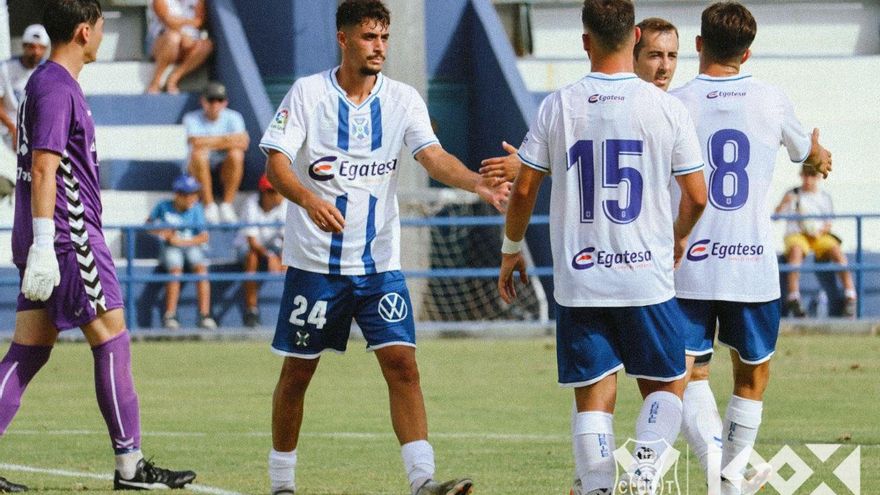 Ocho entrenamientos y dos amistosos en una nueva semana de preparación del CD Tenerife