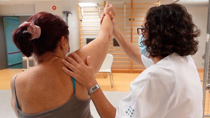 Consultas que se retrasan y rehabilitación que no llega: cuando la Xunta es culpable de la duración de las bajas laborales