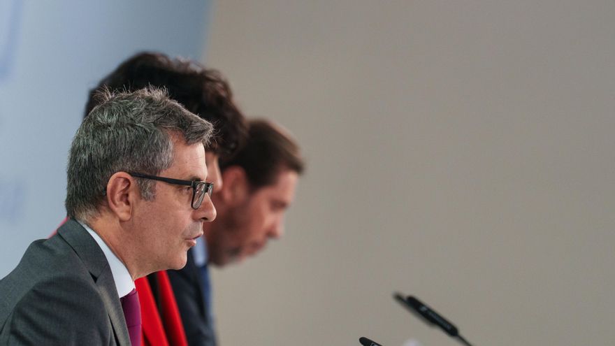 El Gobierno desoye los reproches de la derecha judicial y sale en tromba contra Peinado