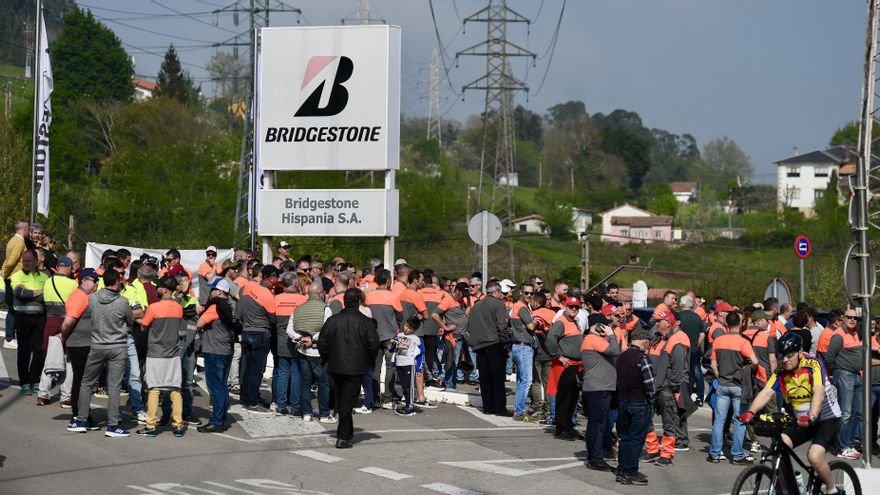 Manifestación de la plantilla de Bridgestone en Puente San Miguel