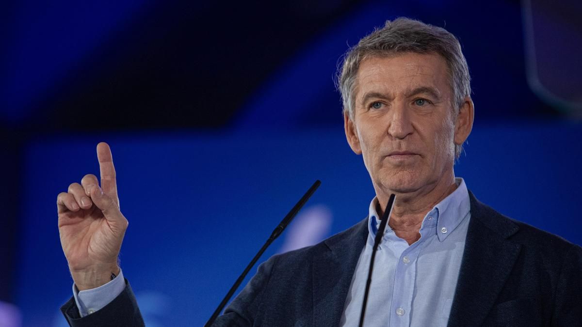 El PP de Feijóo sale en defensa de su amigo Julio Iglesias para negar una entrevista a elDiario.es