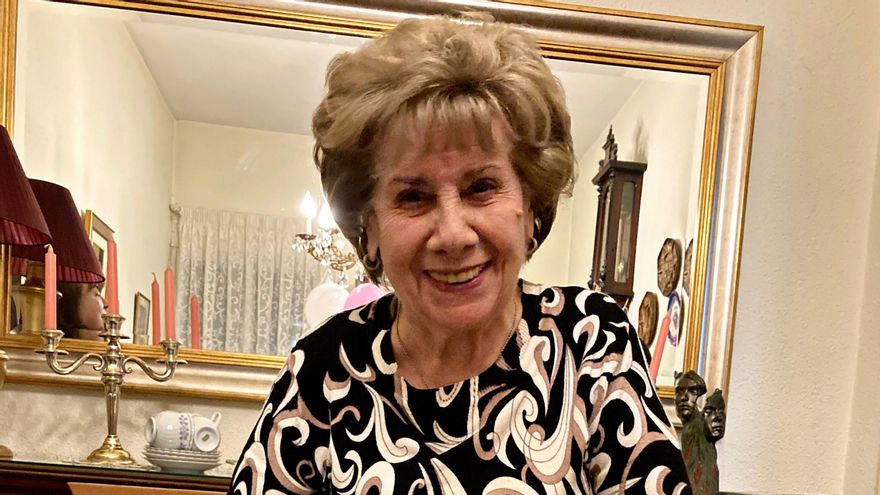 Loli en el comedor de su casa donde este año no reunirá a toda la familia