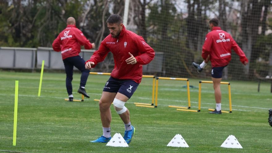 El Córdoba CF vuelve al trabajo con la mirada puesta en la enfermería