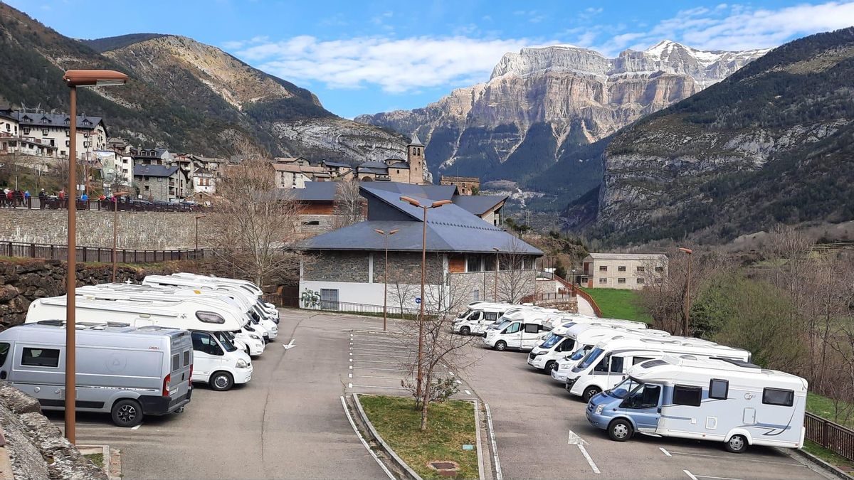 Parking de caravanas y autocaravanas