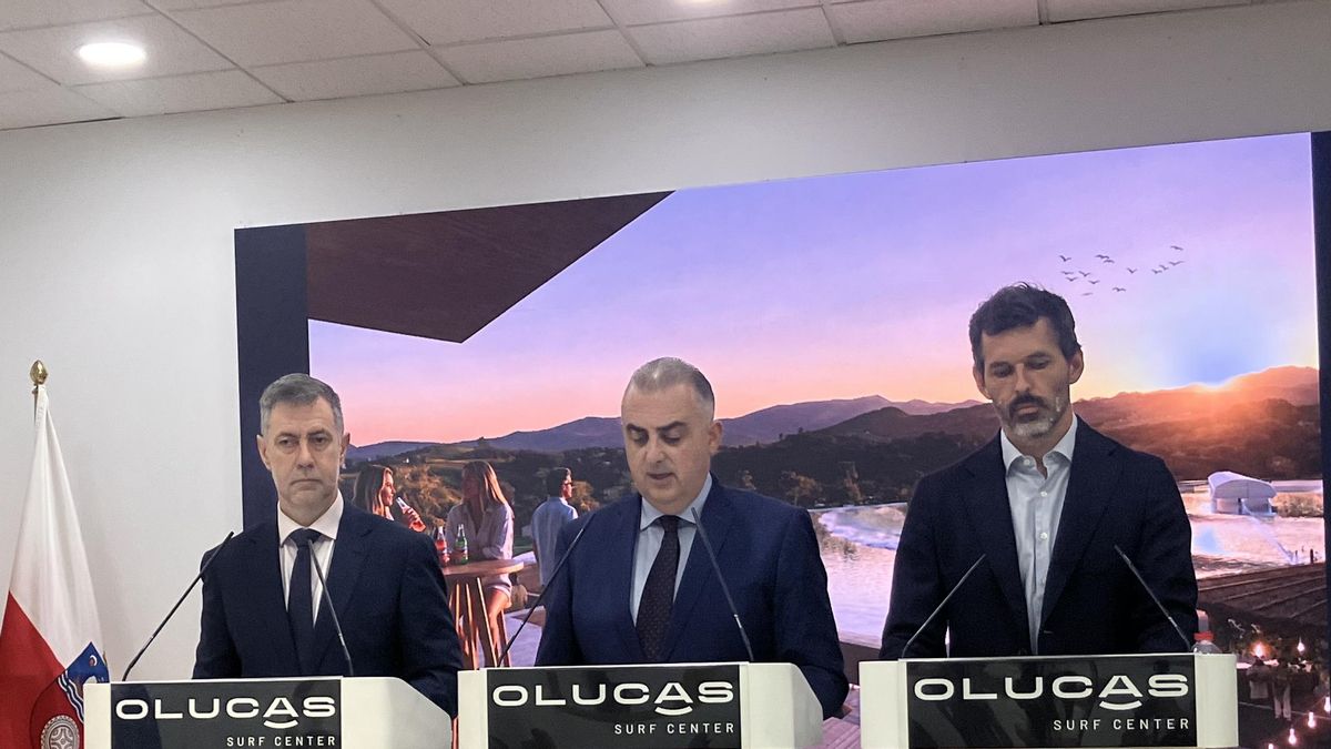 El Gobierno de Cantabria recalificará 100.000 metros cuadrados en Villaverde de Pontones para un 'surf resort' con piscina de olas, alojamiento y restaurantes