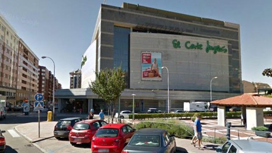 EEl Corte Inglés de León, cuyo supermercado está a la cola de la lista de los m,ás económicos. / Google Maps