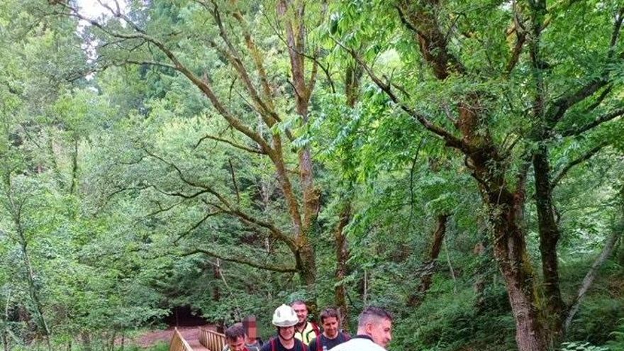 Evacuada una mujer del bosque de secuoyas de Cabezón con posible fractura de pierna