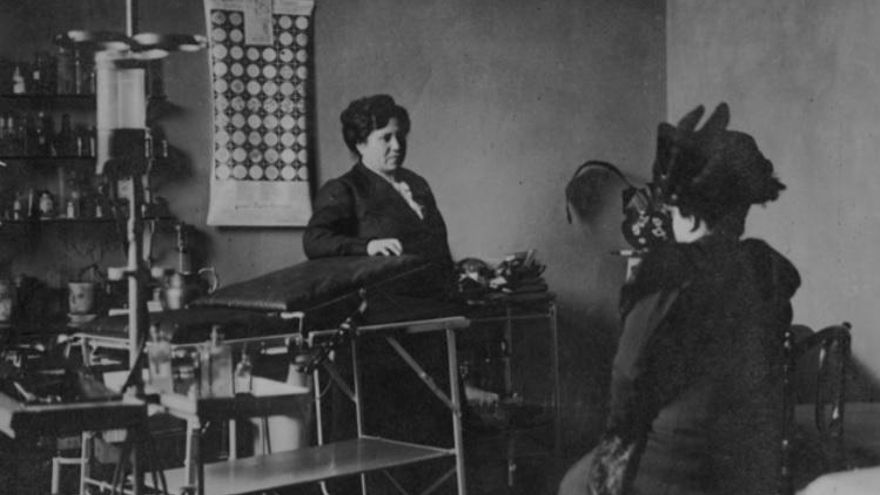 Julieta Lanteri, mayo de 1912. Fondo Caras y Caretas.
