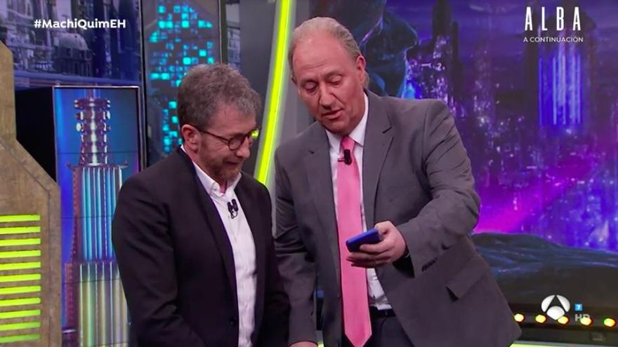 Latre imitó al rey emérito en 'El Hormiguero' y recibió la llamada de Piqué: "No, cuelga tú"