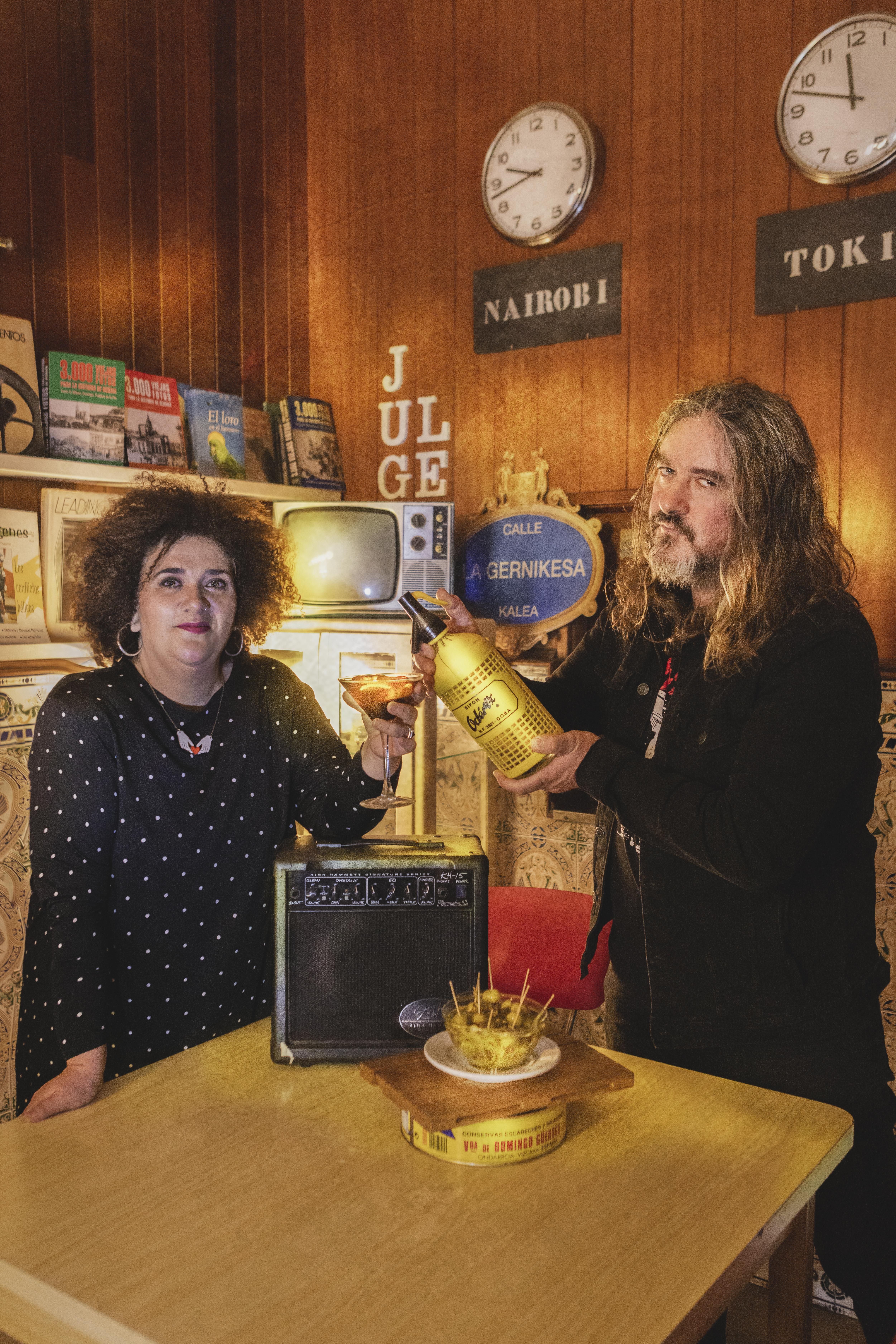 Piti y Aiora de ZeaMays en el bar La Gernikesa