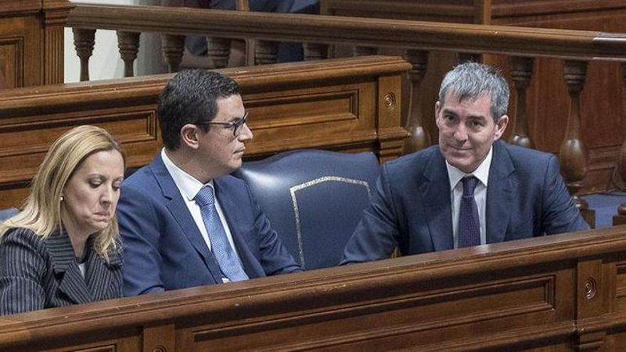 Fernando Clavijo, en un pleno del Parlamento de Canarias