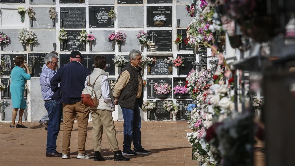 Día de Todos los Santos en el cementerio de San Rafael