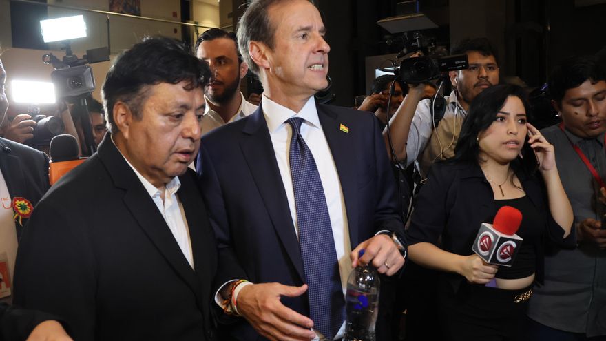 Jorge Quiroga denuncia irresponsabilidad estatal por demora en aterrizaje de su avión