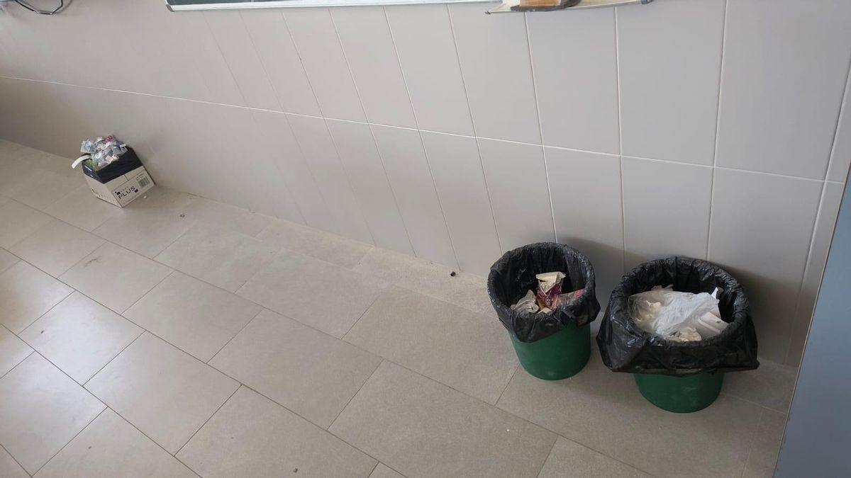 Un colegio de Zaragoza estrena las aulas de la ESO sin servicio de limpieza: las familias se organizan y critican la gestión