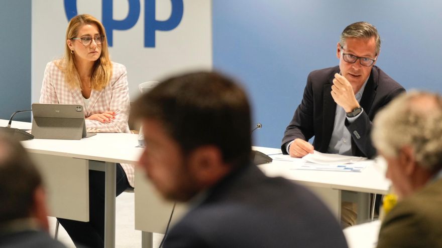 El presidente de la Comisión Organizadora del Congreso del PP, Alfonso Serrano, celebra la primera reunión de este órgano para preparar ese cónclave de julio.