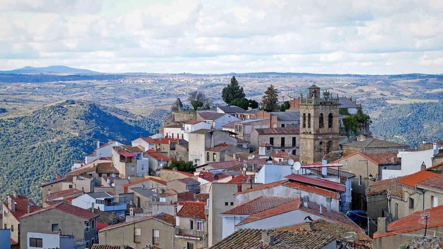 Historia y gastronomía en la villa medieval de Zamora conocida como 'el pueblo de las 1.000 bodegas'