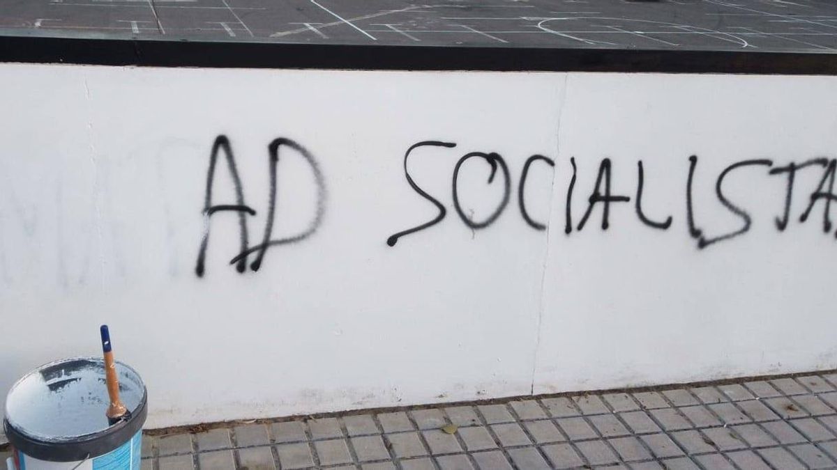 Ens Uneix ha mostrado que se ha procedido a borrar la pintada aparecida en Ontinyent.