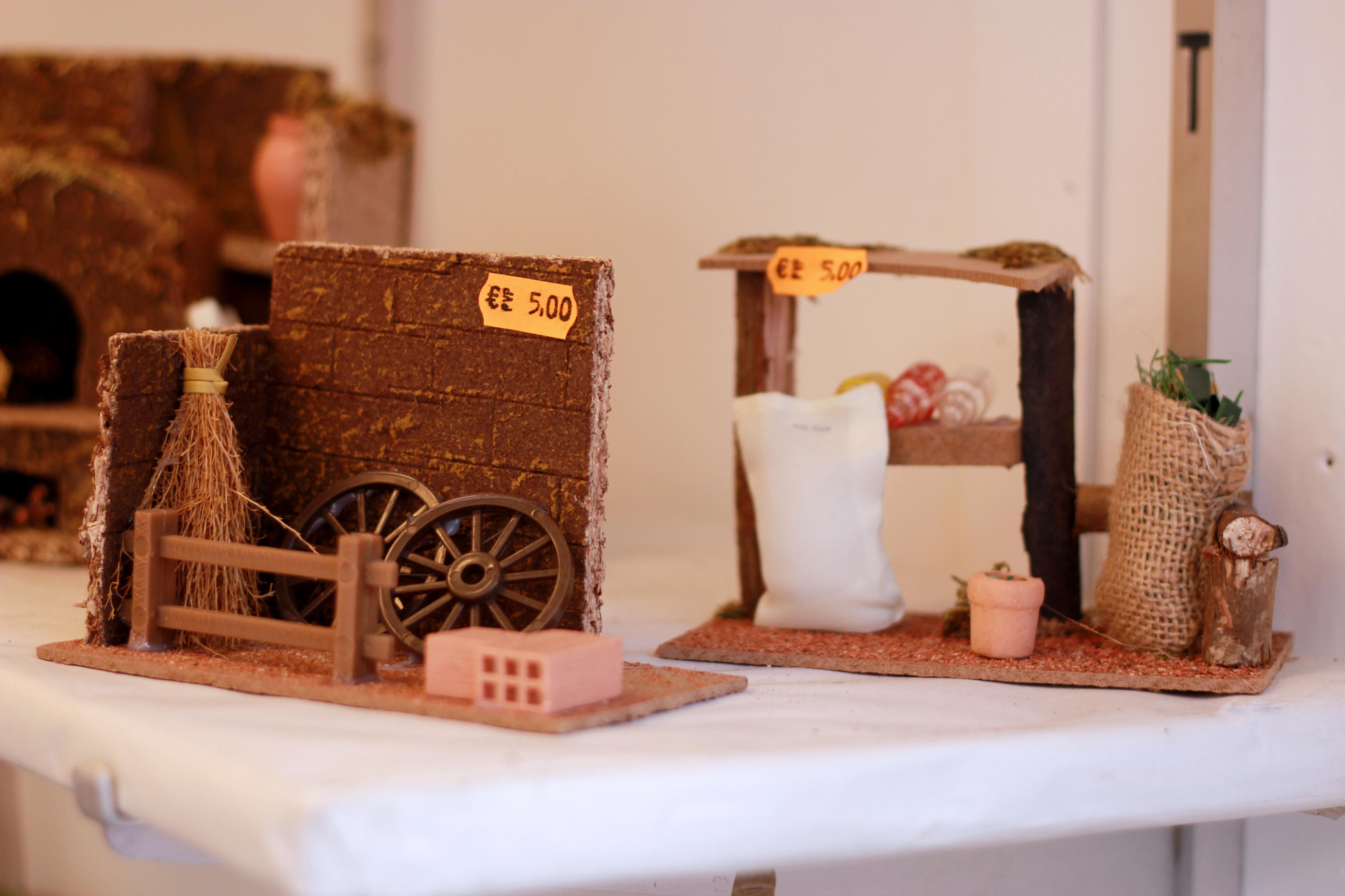 Recorrido puesto a puesto por la Navidad en la Plaza Mayor de Madrid