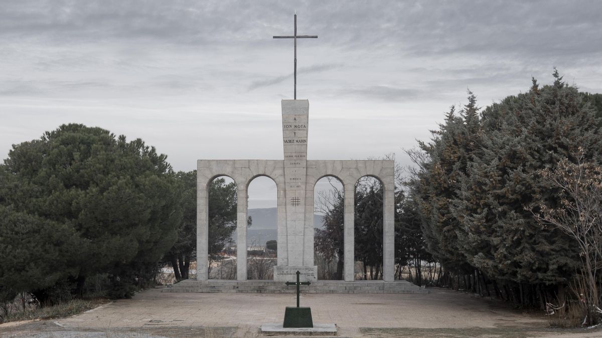 El monumento a los rumanos "caídos" de Majadahonda (Madrid).