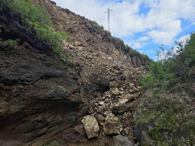 El barranco, sepultado por las obras.